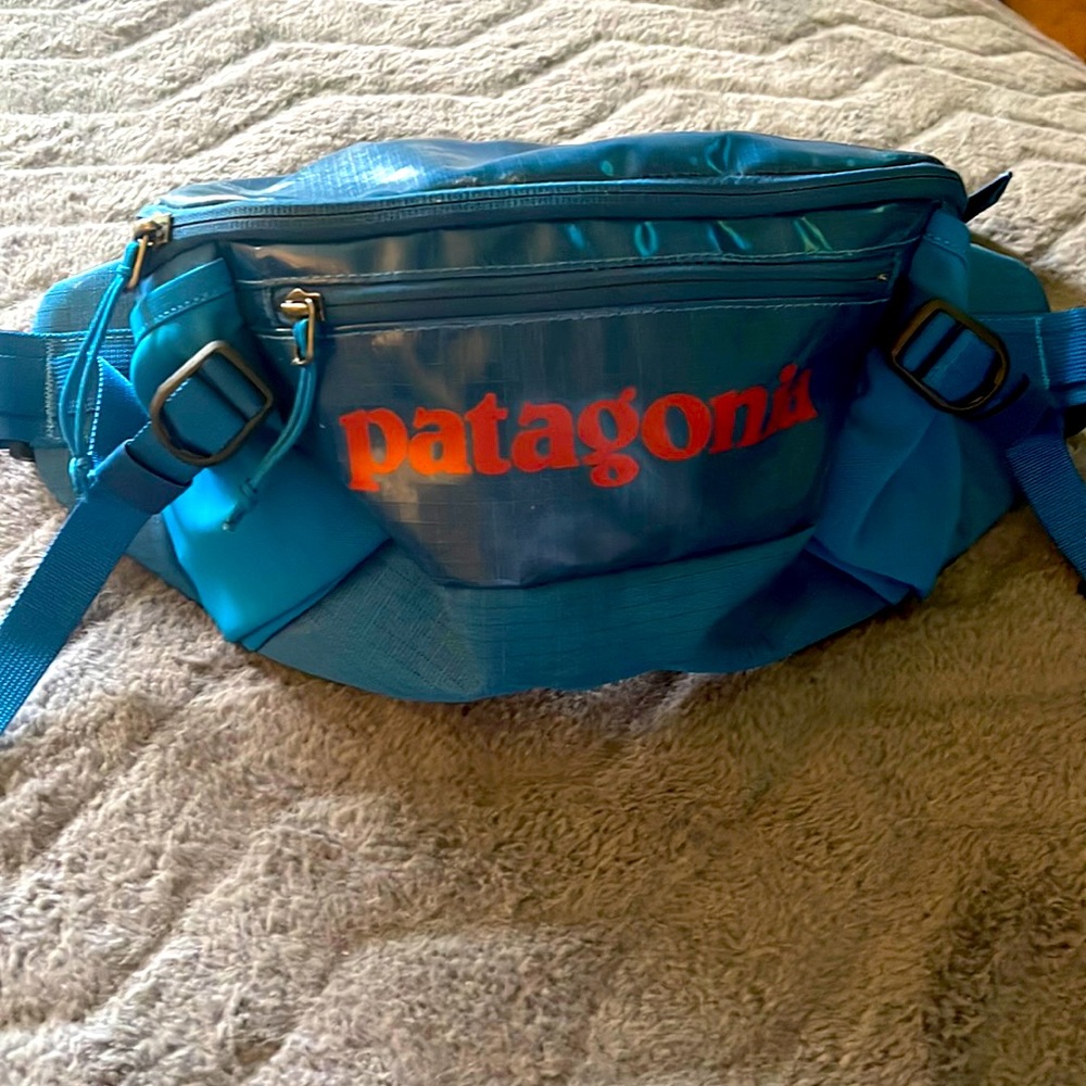 Patagonia Black Hole waist pack 5L.